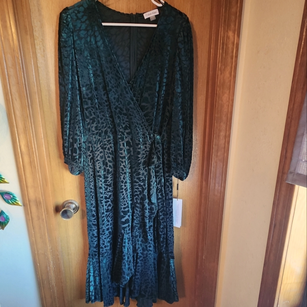 Calvin Klein Green Velvet Leopard Print Dress Size 8 - Picture 1 of 12